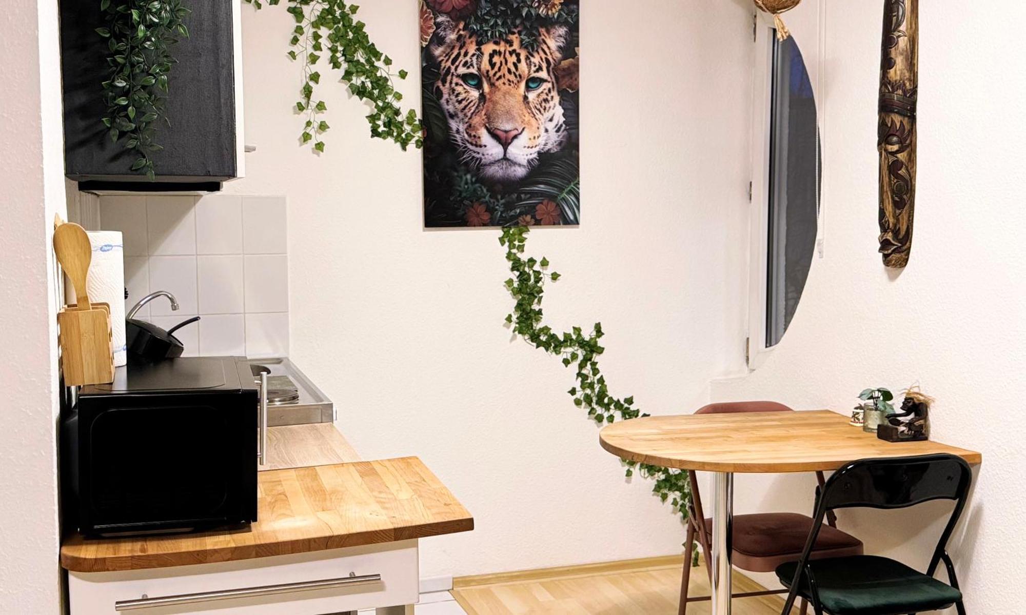 Zentrumnah Inklusive Parkplatz Jungle-Suite By Rentigo - Ruheoase Im Herzen Von Saarbruecken! Bagian luar foto